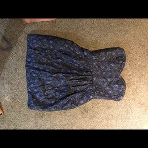 dress. It is strapless & pockets in both sides